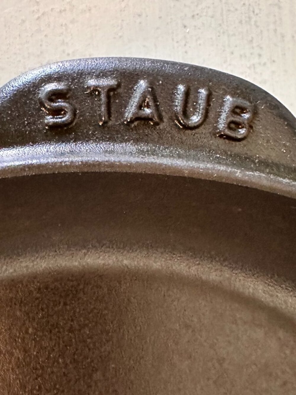 Staub Cast Iron Skillet in Matte Black-VGUC - Picture 2 of 6
